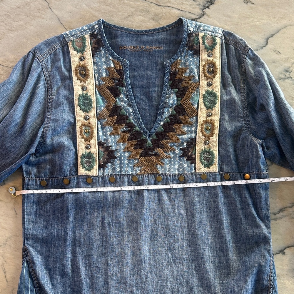 Double D Ranch Embroidered Denim Tunic Top - Picture 3 of 10
